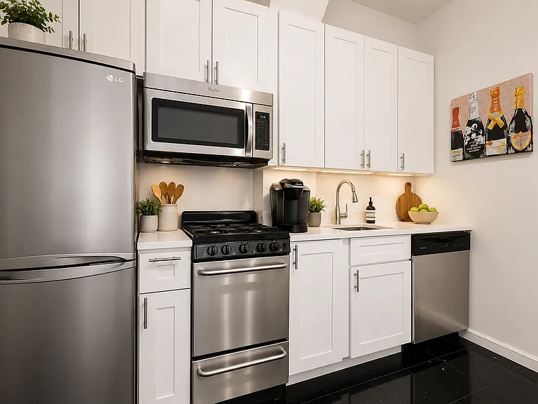 220 Sullivan St #1B — Photo 3