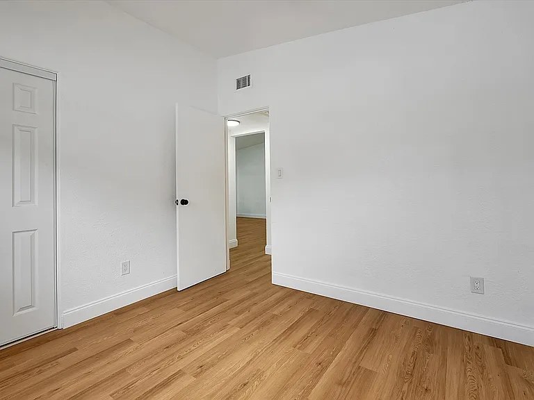 1711 White Ave #B — Photo 26
