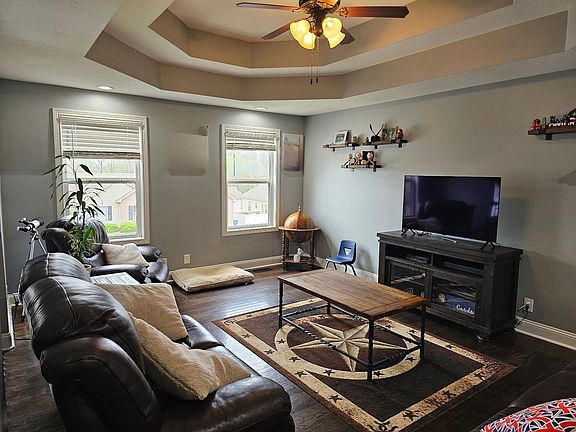 2nd image of 657 Wolfchase Ct