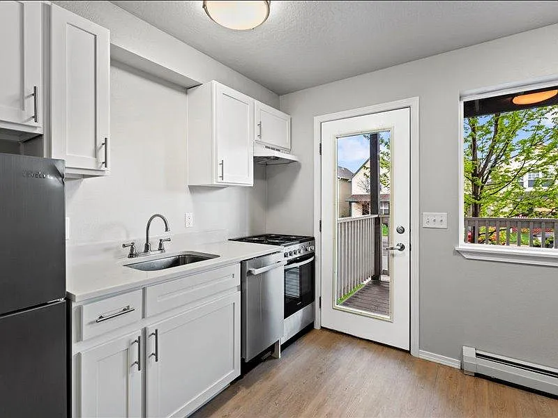 1500 Stoddard St. Apartments — Photo 4