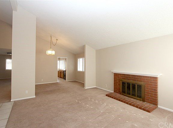 3rd image of 2229 E Vermont Ave