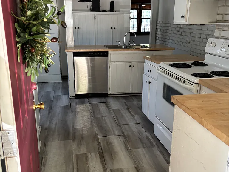 410 S Main St — Photo 3
