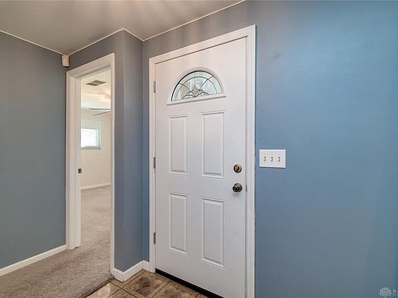 5th image of 4985 Arrowview Dr