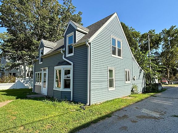 2nd image of 305 3rd St