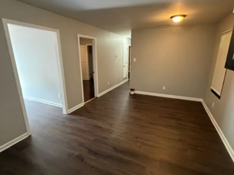 1629 S Lauderdale St — Photo 3