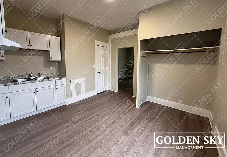 1224 E Main St #1 — Photo 3