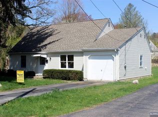 23 Webber St, Bloomingdale, NJ 07403