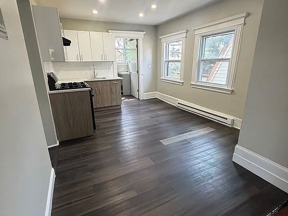 3rd image of 76 Ridge St #3L