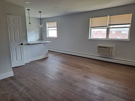4th image of 164 Park Ave APT 202