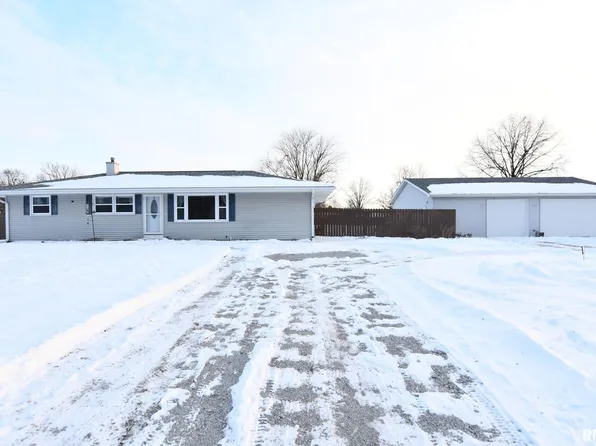 1424 W Sunset Dr, Taylorville, IL 62568