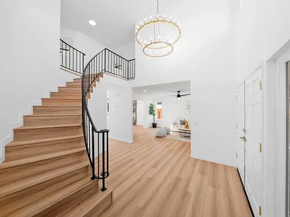 3825 Stanford Dr, Oceanside, CA 92056