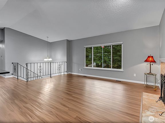 4th image of 5310 66th Avenue W