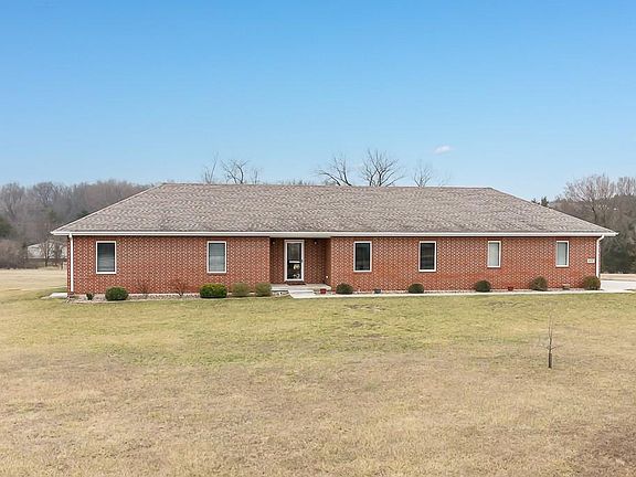 2nd image of 21137 Linwood Rd