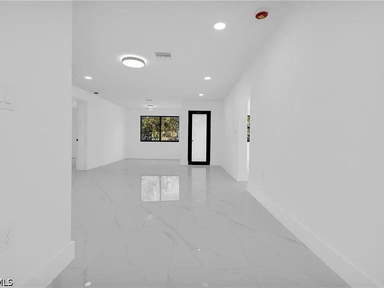 356 New York Dr — Photo 12