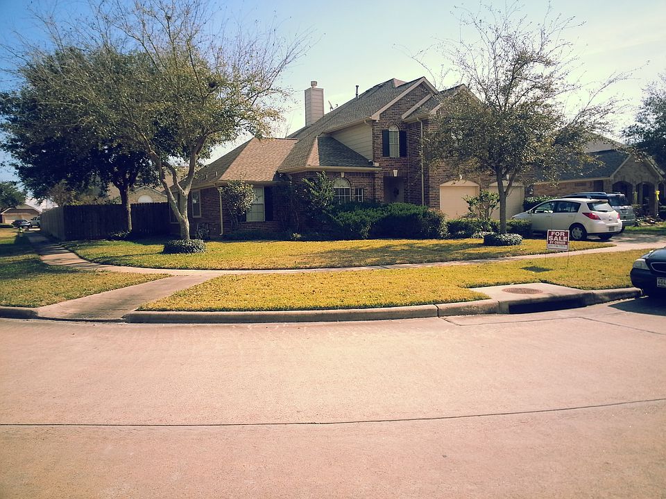 3302 Surrey Lane