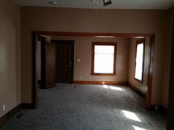 2nd image of 811 Charleston St