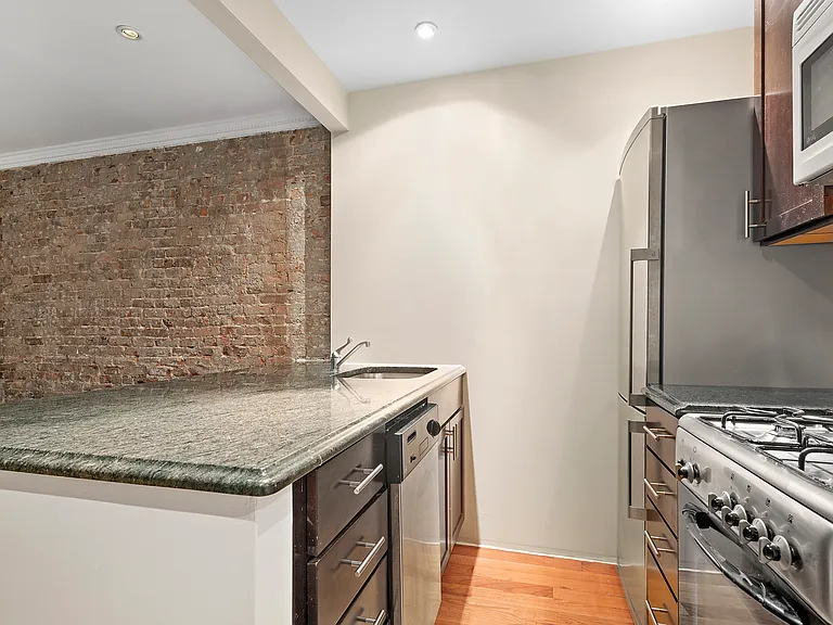 344 E 85th St #1H — Photo 4