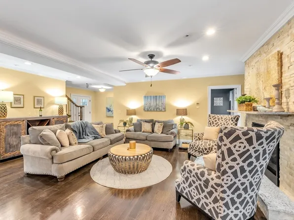 16 Whitford St #2, Roslindale, MA 02131