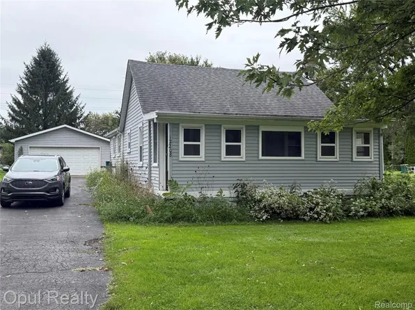 12208 Hannan Rd, Romulus, MI 48174