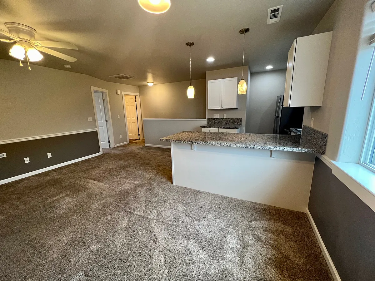 Building Photo - 3407 Sharon Way #0