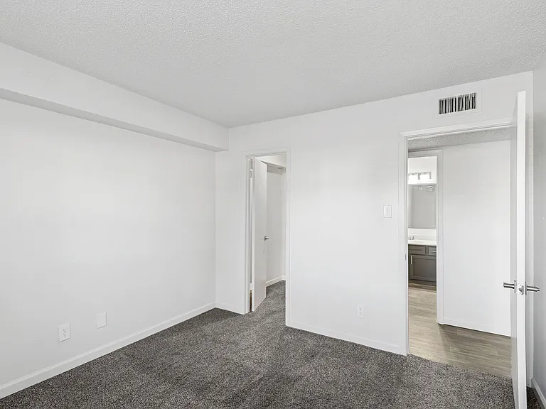 Pinewood Estates — Photo 13