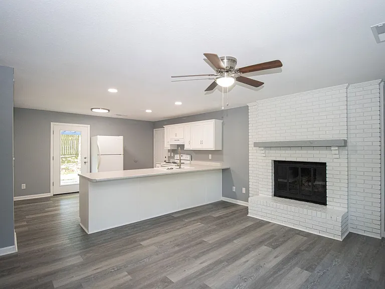 4712 Salem Dr — Photo 8