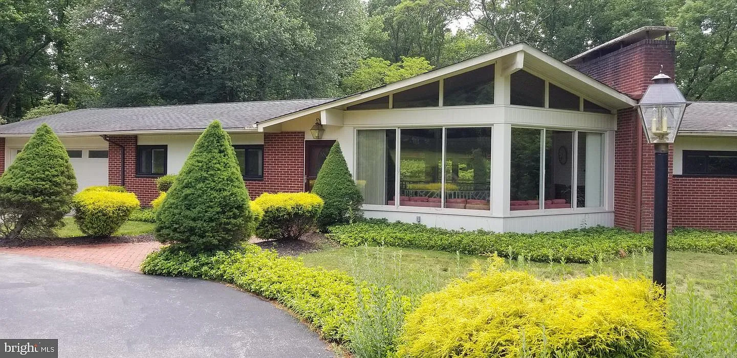 203 N Spring Valley Rd photo 1