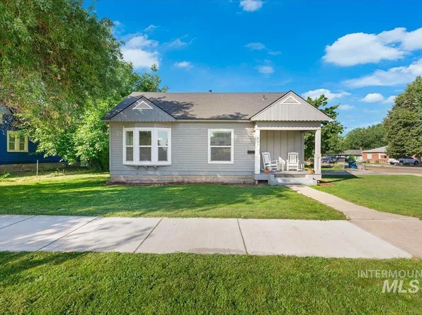 903 10th St S, Nampa, ID 83651