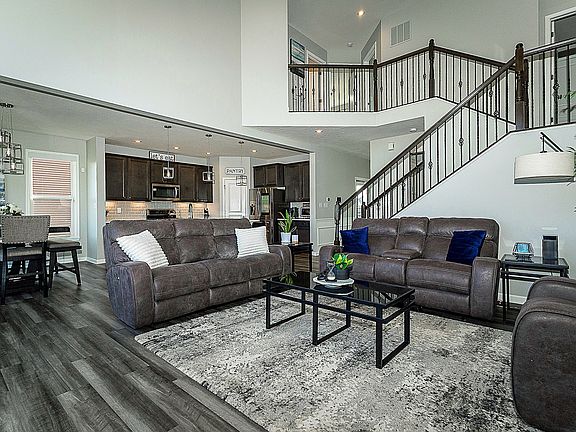 4th image of 2477 Silver Rose Dr