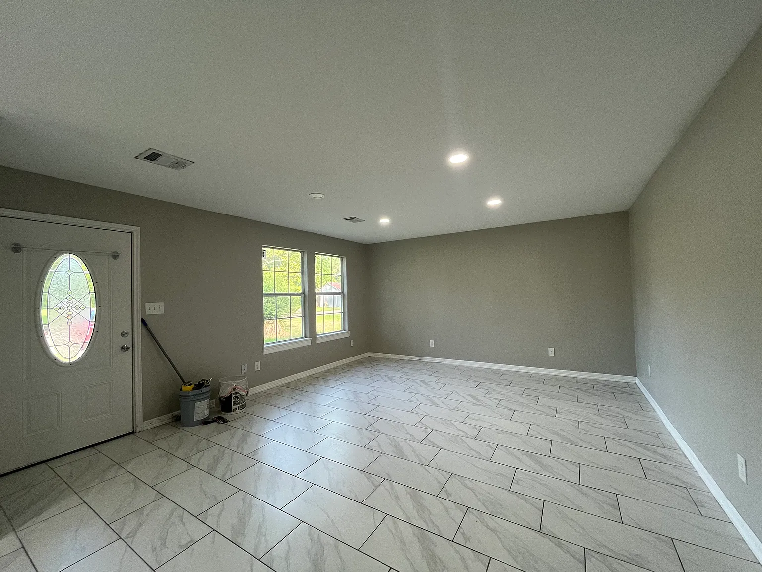 3 bed, 1338 sqft, $1,595 — Photo 3