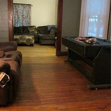 4th image of 224 Bryant St