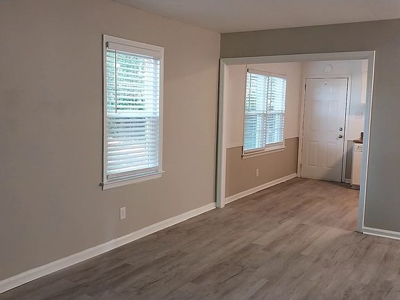4th image of 142 Rogers Ave #142