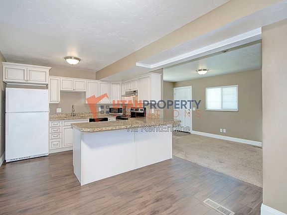 5th image of 7290 S Racquet Club Dr
