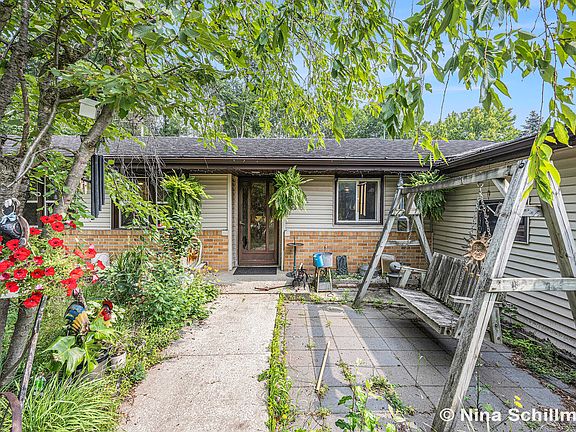 4th image of 1161 E Croton Dr