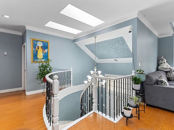 5th image of 6919 128th St