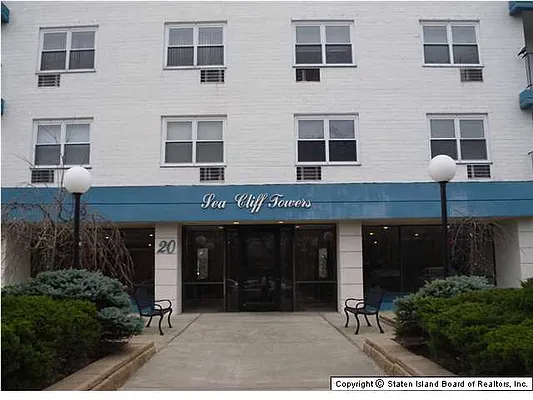 Sold by Neuhaus Realty, Inc. | media 16