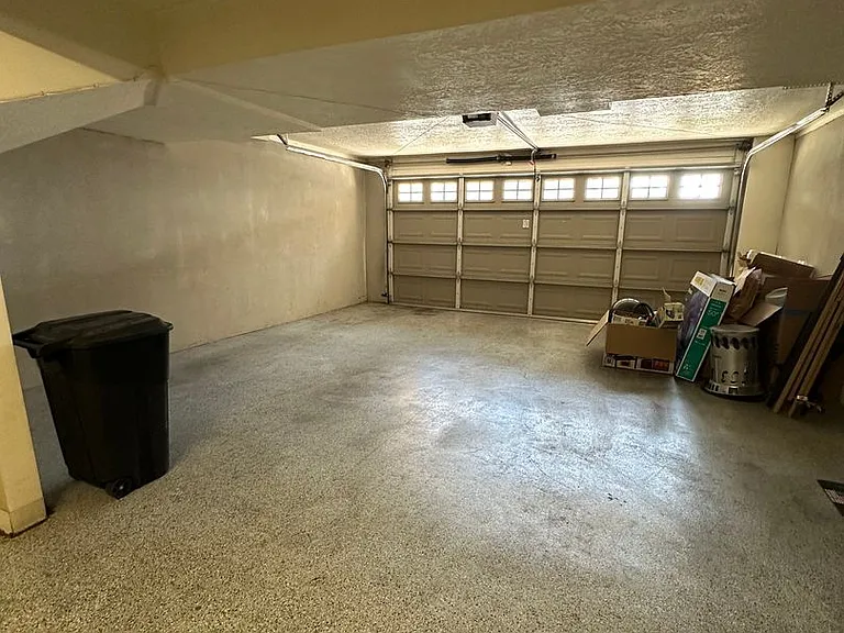 1003 N Independence Ave — Photo 10