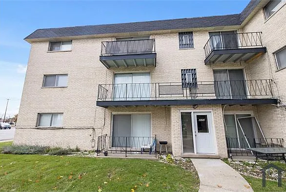 2 bed, $1,650 — Photo 2