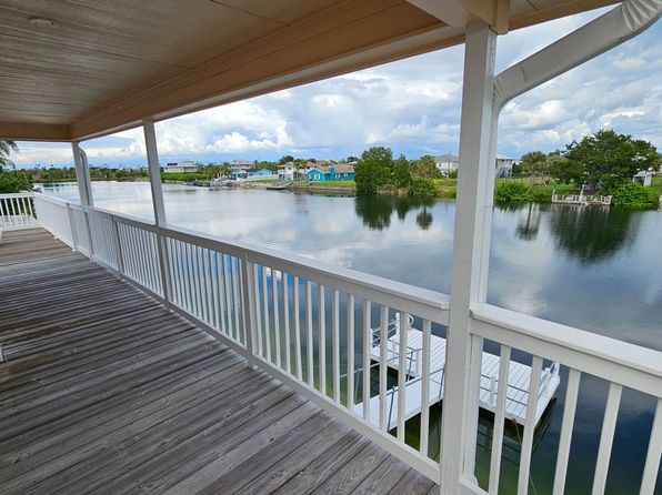 3340 Oleander Dr