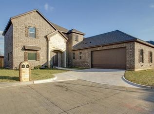 604 Crestridge Cir, Euless, TX 76040