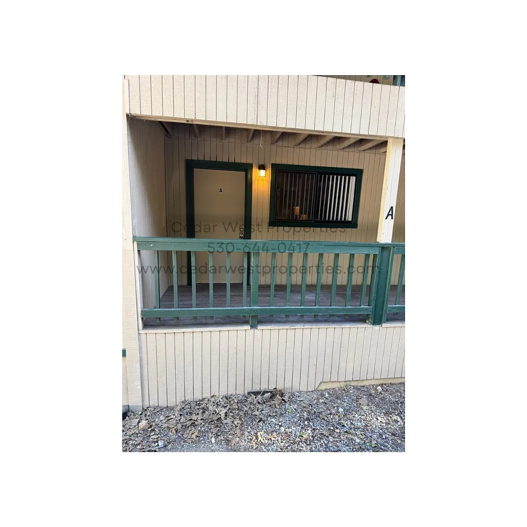 Building Photo - 6410 Elm St #A