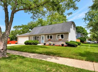 4940 Monterey Dr, Richton Park, IL 60471