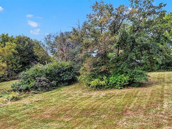 2nd image of 120 Pleasant View Dr