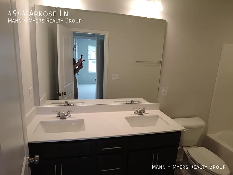 4944 Arkose Dr — Photo 28