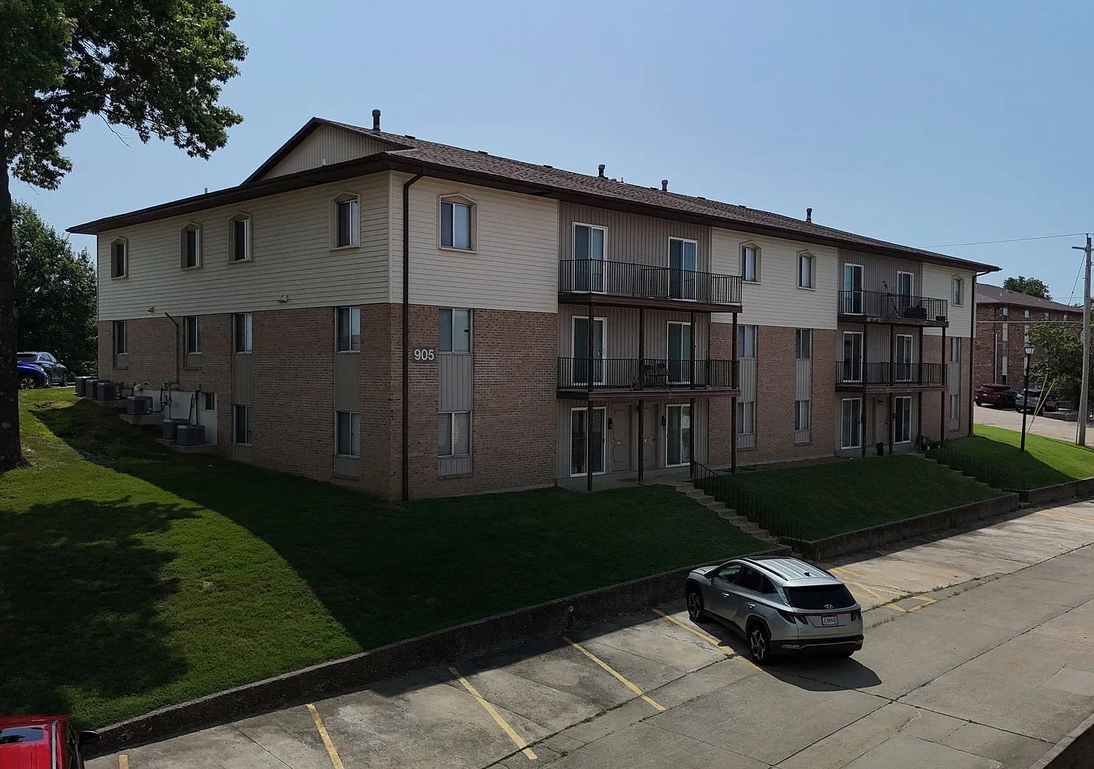Deville Southwest Apartments - Main Level - 2 bedrooms and 1 Bath — Photo 1