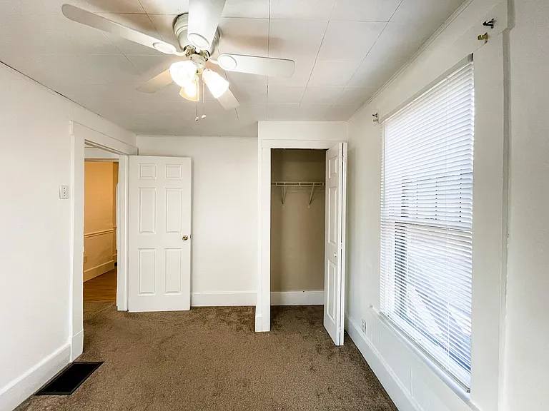 1025 Prickett Ave — Photo 11