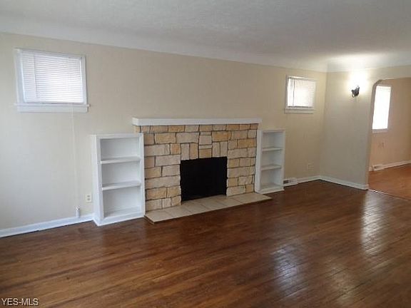 4th image of 3890 E 146th St