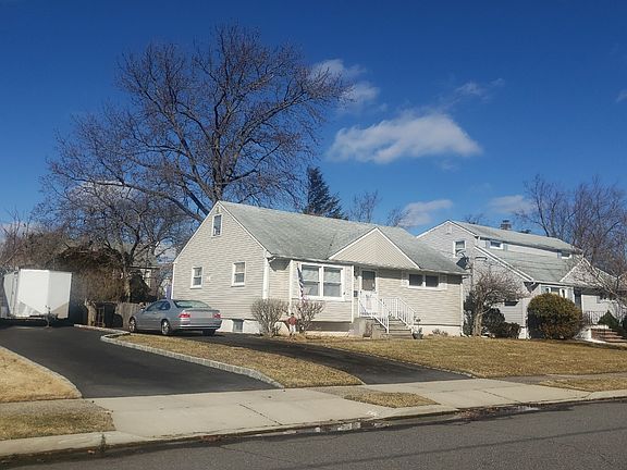 3rd image of 2468 Burgandy Ln #G