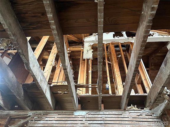 2nd image of 27 S Benton St