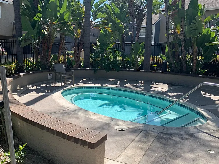 24401 Avenida De Los Ninos — Photo 18